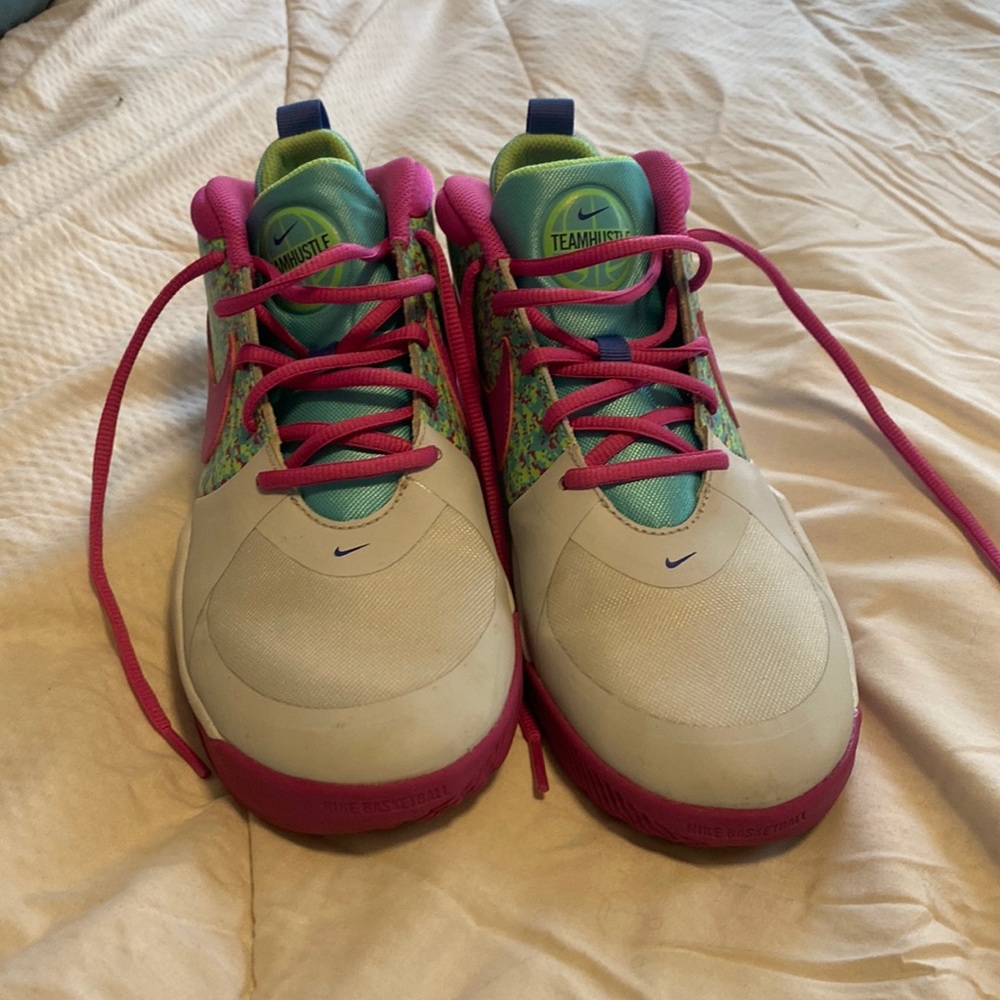 Nike Kids All About Buckets, Hustle Team. Fits women’s size 8